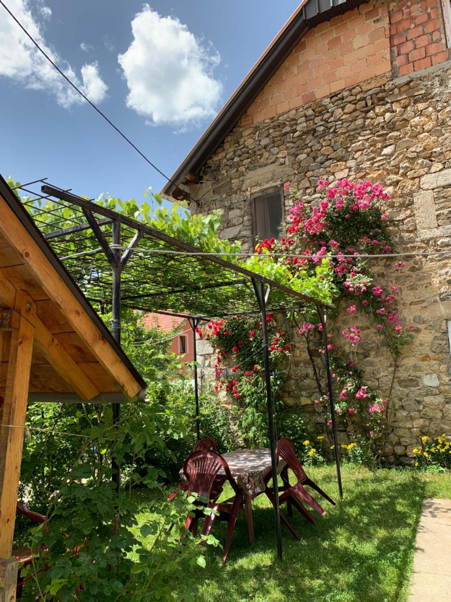 Vuthaj Guest House Ulaj מראה חיצוני תמונה